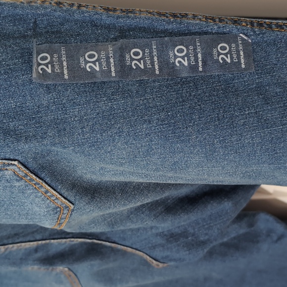 Avenue Denim Santa Fe Boot Cut Classic bootleg silhouette Size 20 Petite - Picture 4 of 7